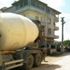 Balıkesir'de beton mikseri otomobilin üzerine devrildi: 4 yaralı