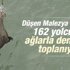 AirAsia uçağının yolcuları denizden ağlarla toplanıyor AirAsia uçağının yolcuları denizden ağlarla toplanıyor