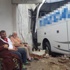 İstanbul'da inanılmaz kaza... Otobüs gecekonduya çarptı