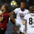 Ryan Babel kırmızı kartla atıldı Ryan Babel kırmızı kartla atıldı