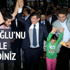 Başbakan Davutoğlu gençlerle horon oynadı