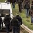 Fransa'nın Calais kentinde düzensiz göçmenlere yardımda bulunan kişilerin polis şiddetine maruz kaldığı iddia edildi