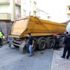 Maltepe de hafriyat yüklü kamyon binaya çarptı: 1 ...