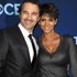 Halle Berry üstsüz pozuyla Instagram'a adım attı