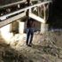 Adapazarı'nda Iraklı genç adam, köprünün ayaklarına kendini astı