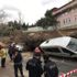 Son dakika: İstanbul’da duvar araçların üzerine çöktü Son dakika: İstanbul’da duvar araçların üzerine çöktü