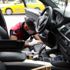 Uygulama için durdurulan araçtan çıkanlar şok etti Uygulama için durdurulan araçtan çıkanlar şok etti