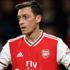 Maaş indirimine gitmeyen Mesut Özil e İngilizler tepki ...