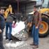 Bu da oldu: 8 yıldır kar yağmayan köye kar makinesiyle kar taşındı
