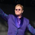 Elton John önce azarlayıp ağlattı, sonra özür diledi