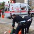 Ambulans otomobille çarpıştı: 1 ölü, 2 yaralı