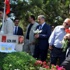 Şehitlikte Bakan'ı duygulandıran Van Persie notu