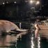 İtalya’da hayatını kaybeden 70 tonluk balina kıyıya vurdu