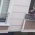 Kavganın stresiyle dengesini kaybeden adam balkondan düştü!