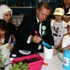 Erdoğan ailesi çocuklarla bir arada
