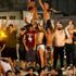 Napoli'de sosyal mesafe unutuldu Napoli'de sosyal mesafe unutuldu