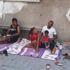 Sultangazi'de kiralık ev ararken dolandırılan yabancı uyruklu aile sokakta yaşıyor