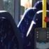 Otobüs koltuklarını burkalı kadın sanıp, yüzlerce yorum yapınca alay konusu oldular