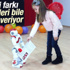 İstanbul'da bir kolejde karneleri robot dağıttı İstanbul'da bir kolejde karneleri robot dağıttı