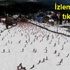 Bikinili kadın kayakçılar Sibirya soğuğunda kayak ve snowboard rekoru kırdılar
