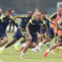 Fenerbahçe Düzce'deki ilk antrenmanını yaptı Fenerbahçe Düzce'deki ilk antrenmanını yaptı