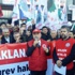 İşçilerden grev erteleme kararına protesto İşçilerden grev erteleme kararına protesto