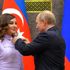 Putin den Mihriban Aliyeva ya Dostluk Madalyası