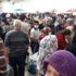 Yaşlılar pazara akın etti! Sosyal mesafe hiçe sayıldı Yaşlılar pazara akın etti! Sosyal mesafe hiçe sayıldı