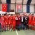 Şampiyon kupasını Hürriyet in elinden aldı Şampiyon kupasını Hürriyet in elinden aldı