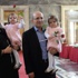 Meclis'e ikiz kızlarıyla geldi