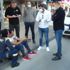 Yayaya yol veren motosikletli kuryeye, arkadan gelen otomobil çarptı
