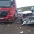 Tır otomobille çarpıştı, yaralılar var
