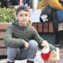 Caddede sahibinin arkasından yürüyen ördek, ilgi odağı oldu