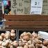 Stokçular ellerinde kalan çürük soğanı satışa çıkardı Stokçular ellerinde kalan çürük soğanı satışa çıkardı