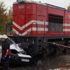 Feci kaza! Tren otomobili biçti Feci kaza! Tren otomobili biçti
