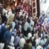Minberden cemaatin üstüne atladı Minberden cemaatin üstüne atladı