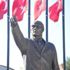 Atatürk'e benzemeyen heykel yenilendi Atatürk'e benzemeyen heykel yenilendi