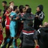 "Galatasaray'dan yediğin golden utanmıyor musun?"