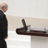 Bahçeli kürsüye çıkınca Davutoğlu... Bahçeli kürsüye çıkınca Davutoğlu...