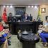 Su satarak hayvanlara mama alan çocuklara Başkan Piriştina'dan destek