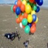 Paraşütçünün 90 balonla tehlikeli uçuşu Paraşütçünün 90 balonla tehlikeli uçuşu