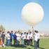 Liselilerden uzayda fotoğraf çeken balon