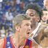 Anadolu Efes güle oynaya