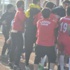 Polisten futbolcularına biber gazı Polisten futbolcularına biber gazı