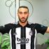 Cenk Tosun'un Beşiktaş formasını giydiği anlar böyle paylaşıldı Cenk Tosun'un Beşiktaş formasını giydiği anlar böyle paylaşıldı