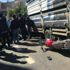 Motosiklet pikaba çarptı, yaralılar var