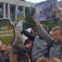 İBB önünde ağaç kesme protestosu