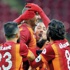 Aslan, Sneijder’le kükrüyor Aslan, Sneijder’le kükrüyor