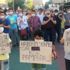 Vatandaşlardan maskeli çöp protestosu