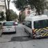 Bakırköy'de yol çöktü, öğrenci servisi mahsur kaldı